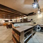 Authentic Stone House, * زادار