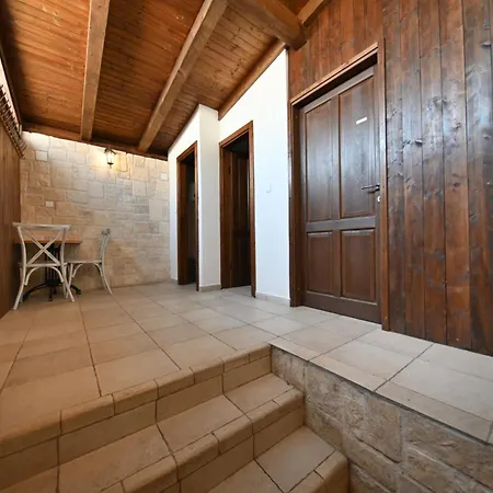 펜션 Authentic Stone House, 자다르