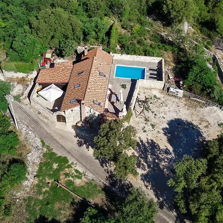 Casa de Férias Authentic Stone House, *