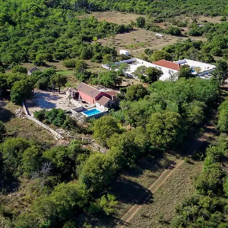 Authentic Stone House, Feriehus Zadar